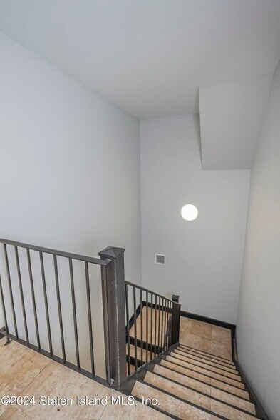 More Photos Of 144 Mcclean Ave, Staten Island Office For Lease