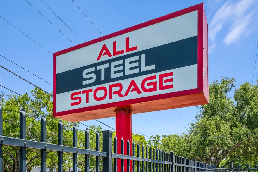 More Photos Of 5904 Johns Rd, Tampa Self Storage For Sale