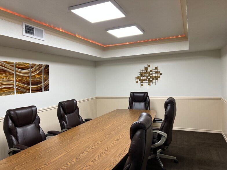 More Photos Of 308 N Cleveland Massillon Rd, Akron Office For Lease