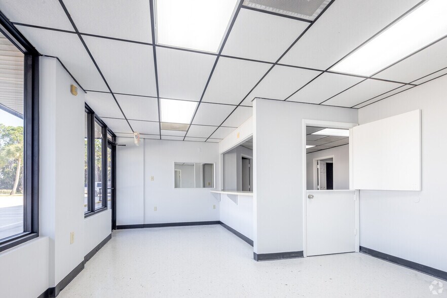 More Photos Of 1535 N Cogswell St, Rockledge Warehouse For Lease