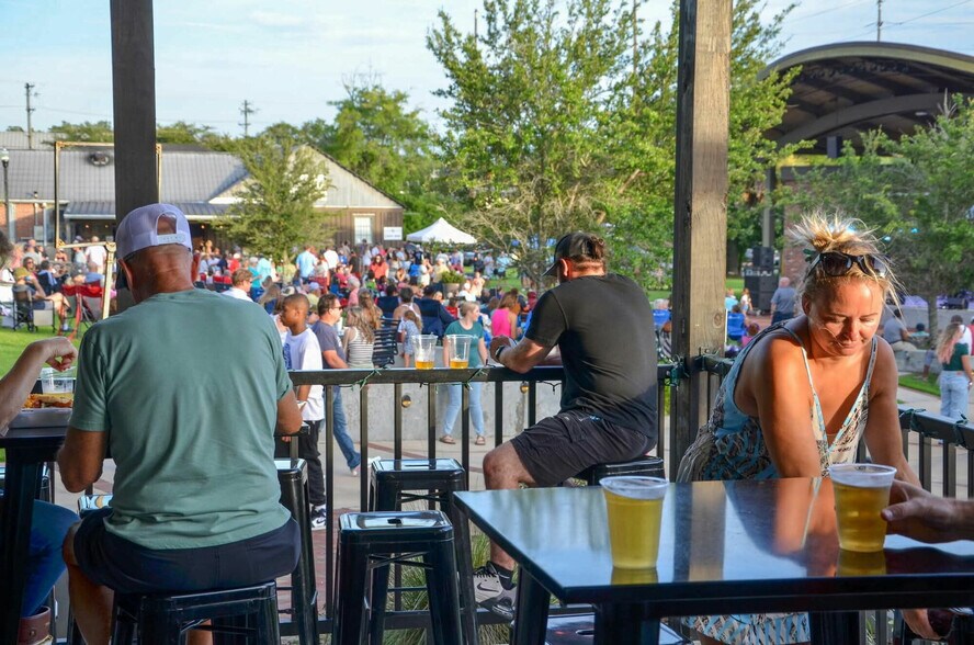 More Photos Of 227 W Jackson St, Thomasville Restaurant For Sale
