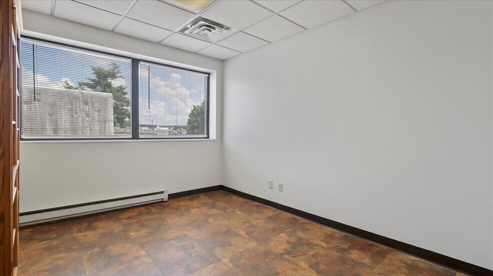 More Photos Of 1115 Alaska Ave, West Plains Hospital For Lease