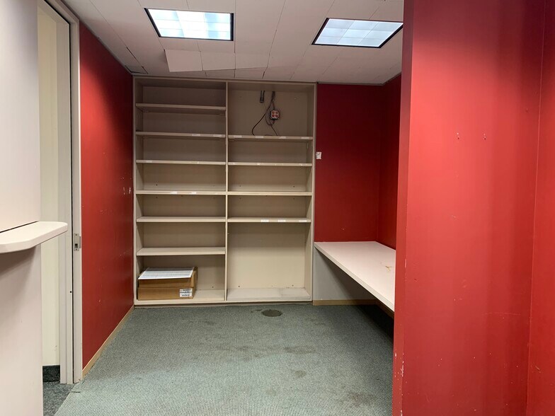 More Photos Of 1024 Texas Yes Blvd, Robstown Office For Lease