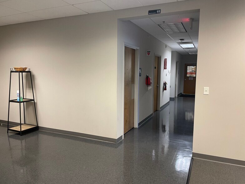 More Photos Of 270 Riverside Pky, Austell Distribution For Lease