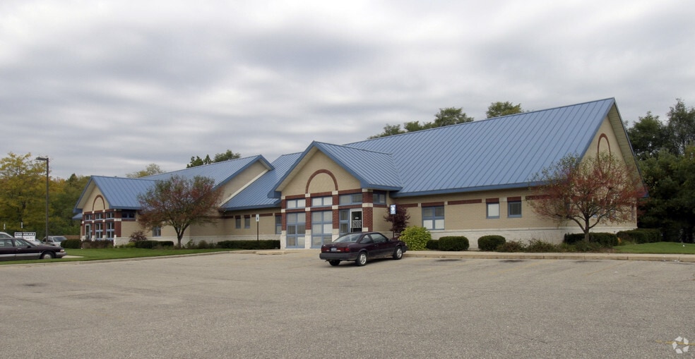 More Photos Of 4735 W River Dr, Comstock Park Medical For Lease