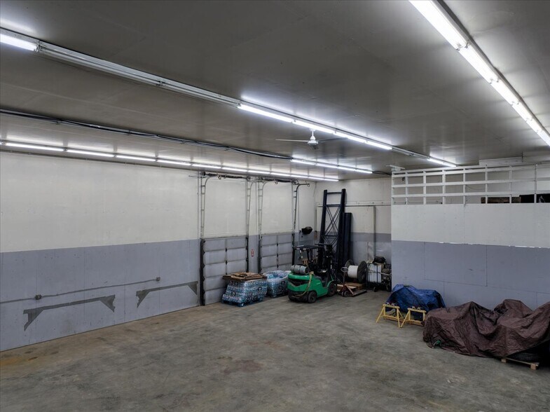 More Photos Of 980 Deere St, Fairbanks Warehouse For Sale