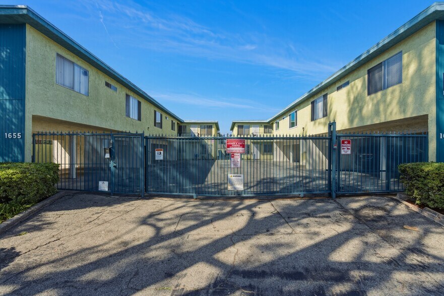 More Photos Of 1651-1655 W 206th St, Torrance Apartments For Sale