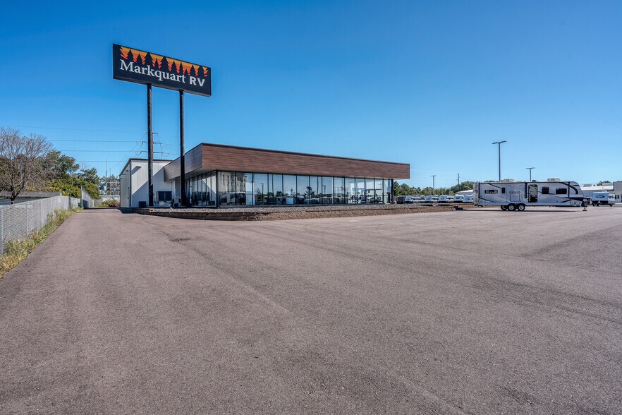 More Photos Of 2000 Stout St, Menomonie General Retail For Sale