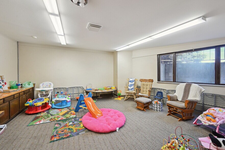 More Photos Of 6925 Carr St, Arvada Religious Facility For Lease