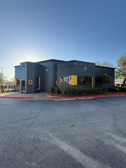 Primary Photo Of 1140 Mt. Zion Rd, Morrow Restaurant For Sale