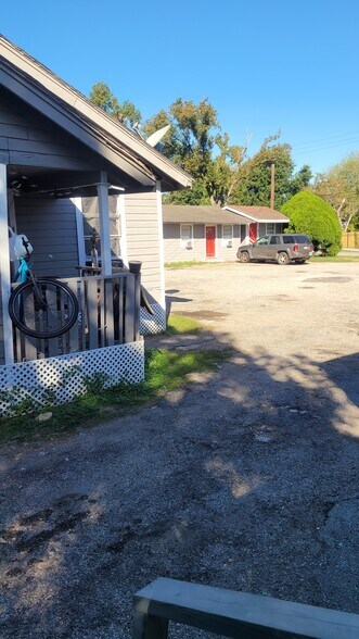 More Photos Of 13928 Bandera St, Houston Apartments For Sale