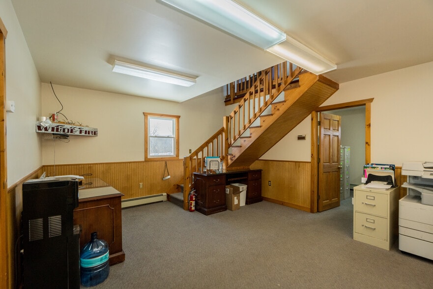 More Photos Of 24 W Main St, Mayfield Warehouse For Sale