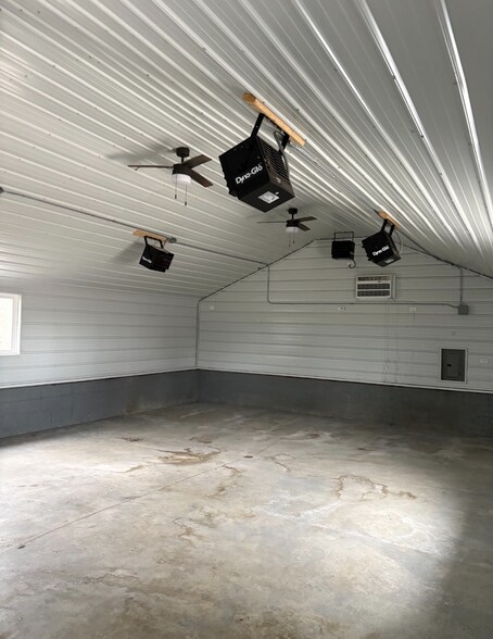 More Photos Of 2013 Beecher Rd, Plano Freestanding For Sale