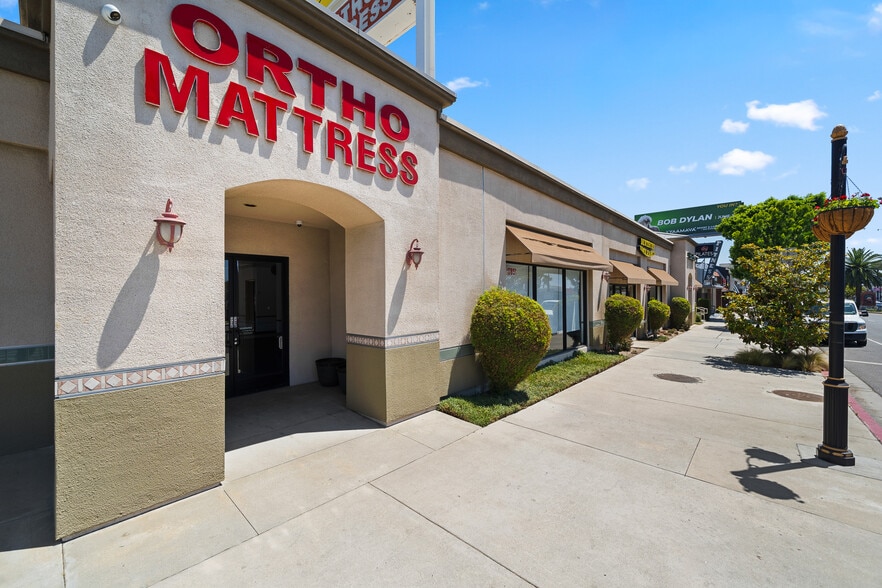 More Photos Of 17851 Chatsworth St, Granada Hills Freestanding For Sale