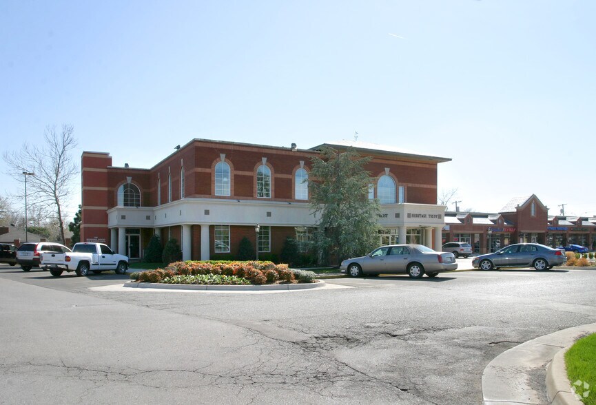 More Photos Of 2800-2828 W Country Club Dr, Oklahoma City General Retail For Lease