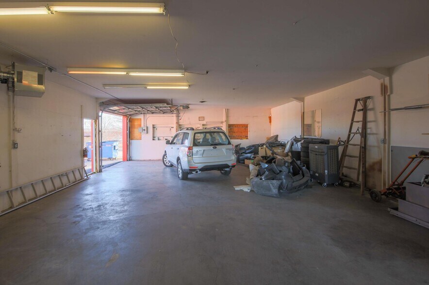 More Photos Of 260 S Potomac St, Aurora General Retail For Sale