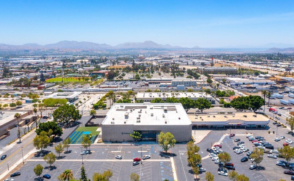 More Photos Of 659-689 W 2nd St, San Bernardino Freestanding For Lease