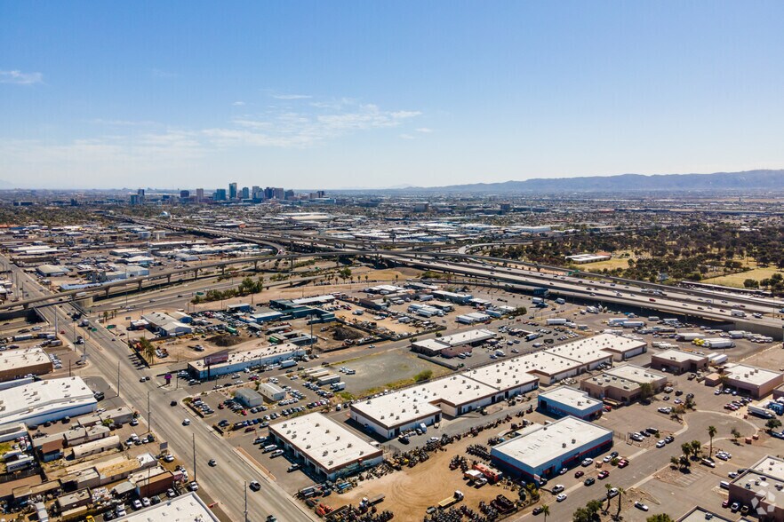 More Photos Of 2517 W McDowell Rd, Phoenix Warehouse For Lease