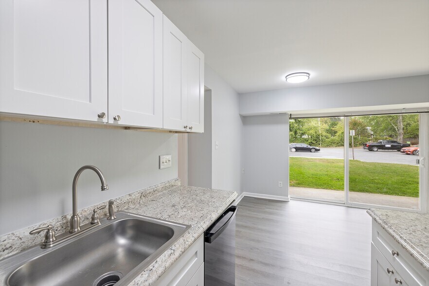 More Photos Of 310 Caroline Ave, La Plata Apartments For Sale