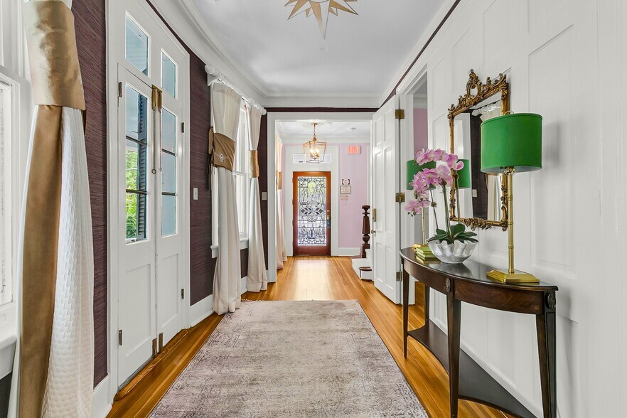 More Photos Of 184 Ashley Ave, Charleston Specialty For Sale