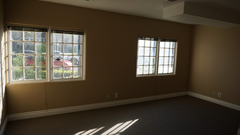 More Photos Of 301-311 W Civic Center Dr, Santa Ana Office For Lease