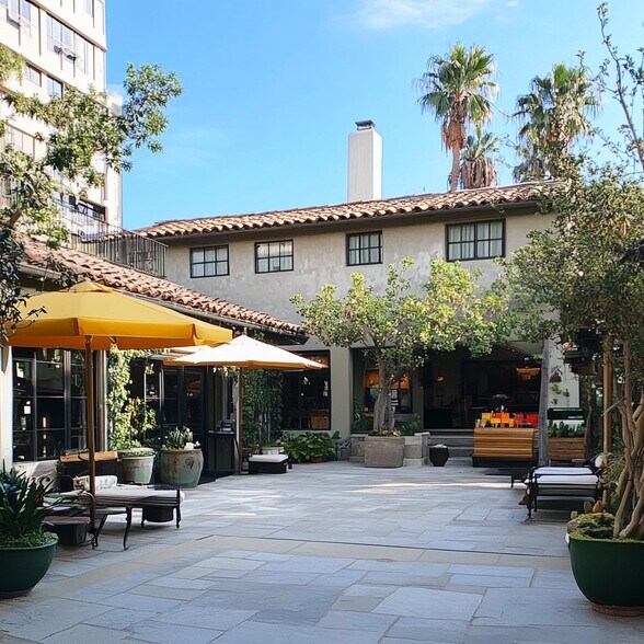 More Photos Of 1655 N La Brea Ave, Los Angeles Storefront Retail Office For Lease