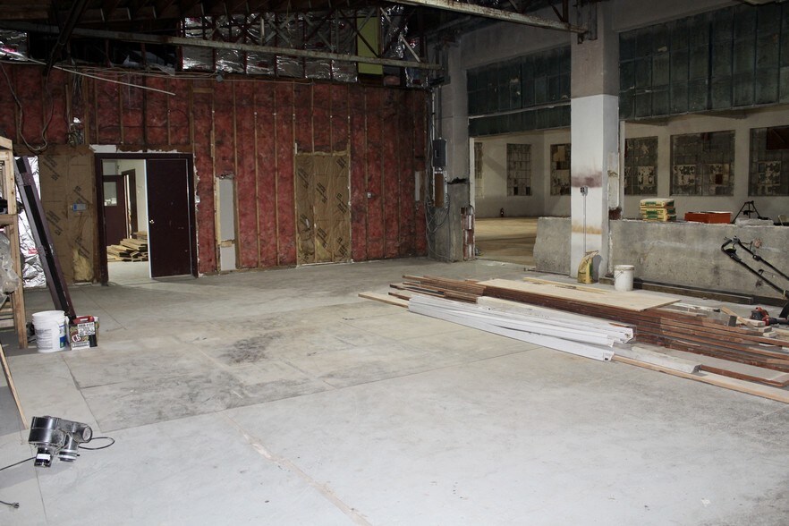 More Photos Of 155 N 9th St, Coplay Flex For Lease