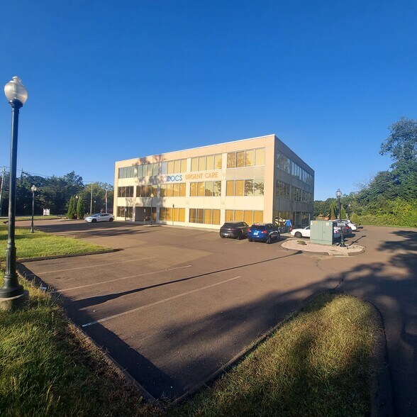 More Photos Of 317 Foxon Rd, East Haven Medical For Lease