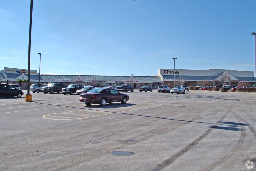 More Photos Of 381-417 Market Square Dr, Maysville Unknown For Lease