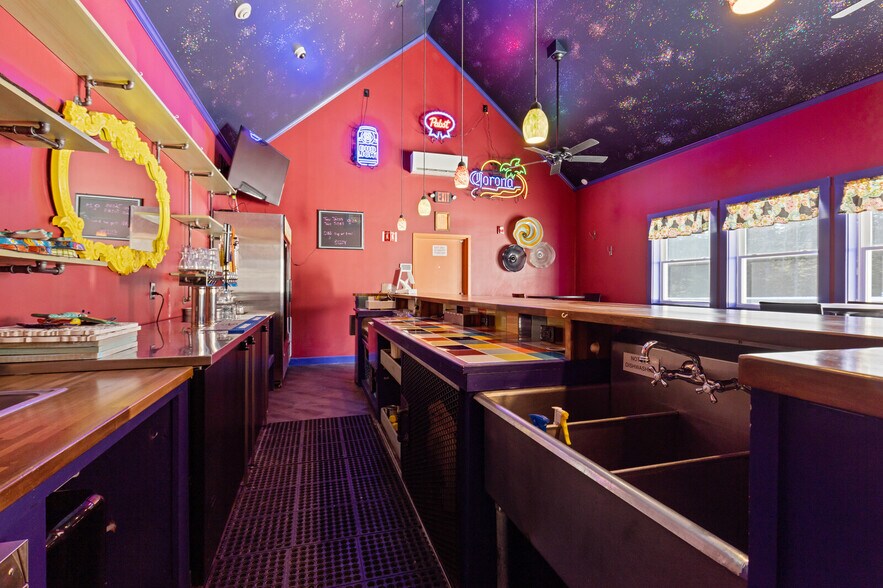 More Photos Of 205 W Main St, Liberty Restaurant For Sale