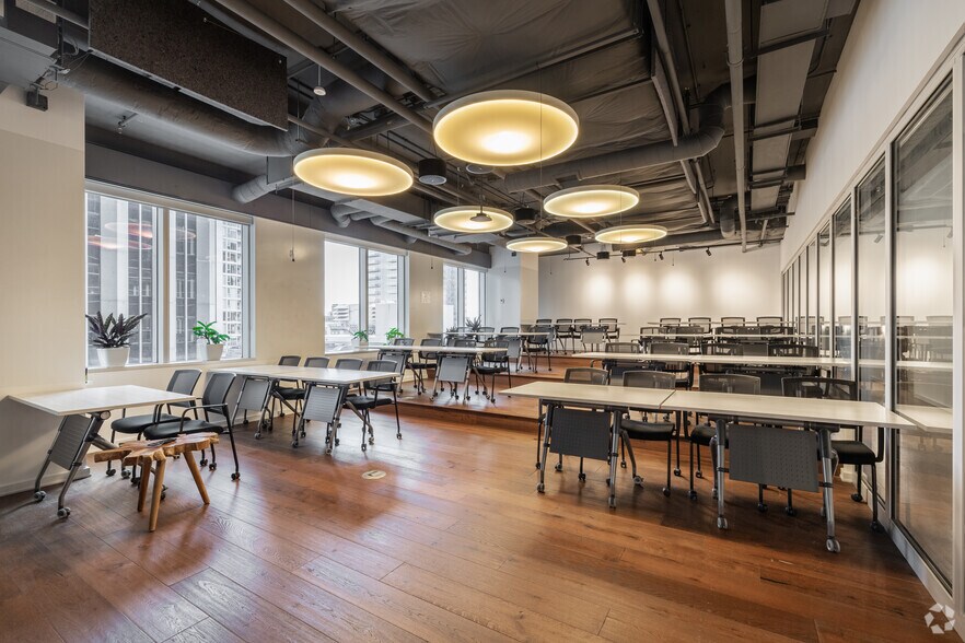 More Photos Of 150 Elgin St, Ottawa Office For Sale