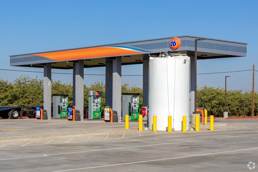 More Photos Of 6422 Betty Dr., Visalia Convenience Store For Sale