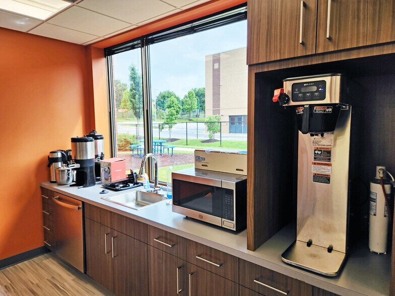 More Photos Of 14750 Sweitzer Ln, Laurel Medical For Sale