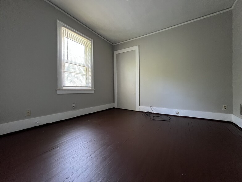 More Photos Of 12048 Meyers Rd, Detroit Multifamily For Sale