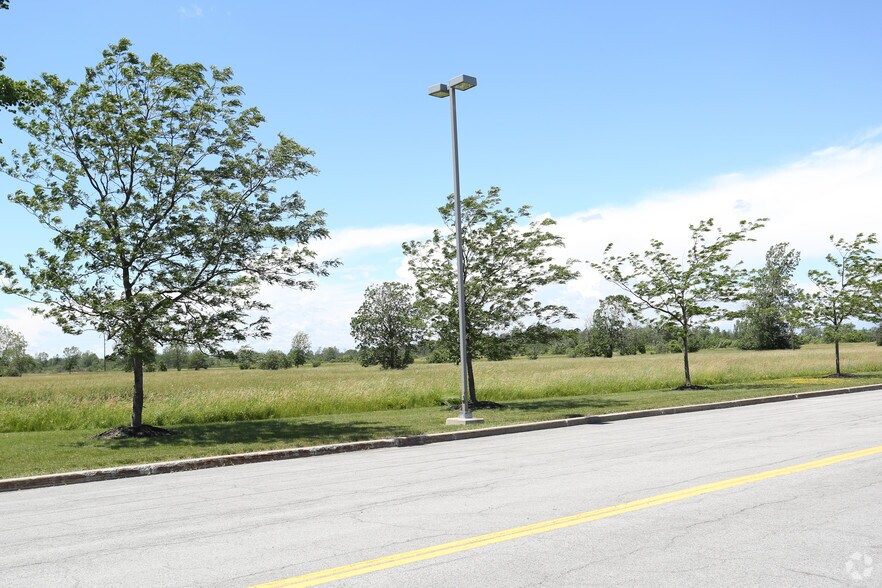 More Photos Of Pavement & Walden Ave, Lancaster Land For Sale