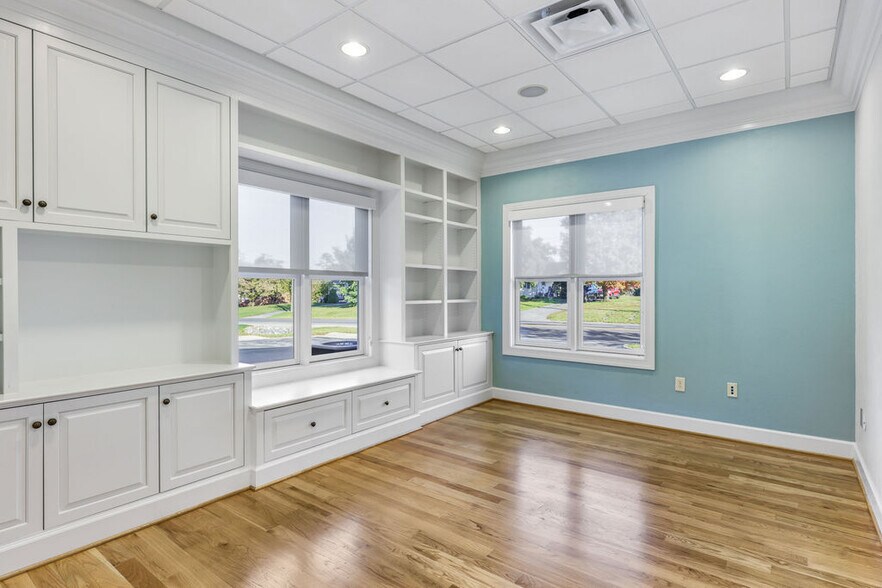 More Photos Of 1066 Hisey Ave, Woodstock Medical For Lease