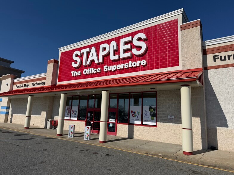 More Photos Of 138 Sunset Blvd, New Castle Unknown For Lease