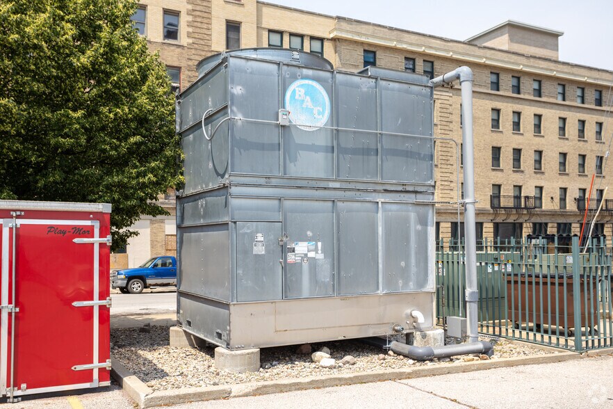 More Photos Of 1003 Central Ave, Fort Dodge Office For Sale