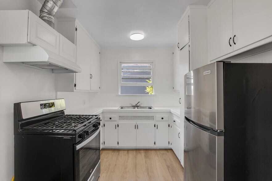 More Photos Of 1215 S Fairfax Ave, Los Angeles Apartments For Sale