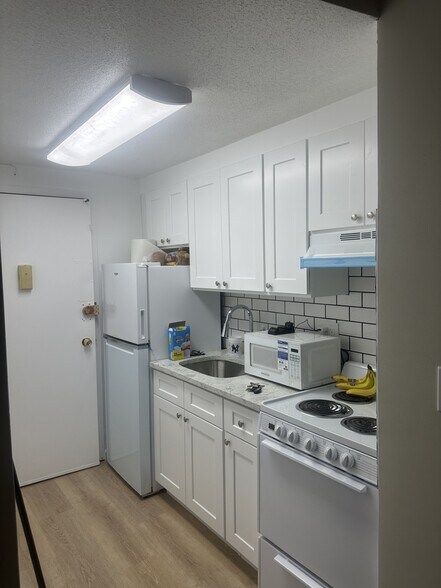 More Photos Of 5725 Van Horn St, Elmhurst Multifamily For Sale