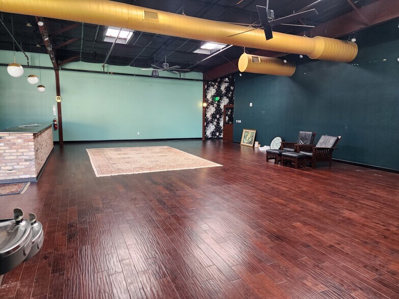 More Photos Of 655 31st St S, Saint Petersburg Warehouse For Sale