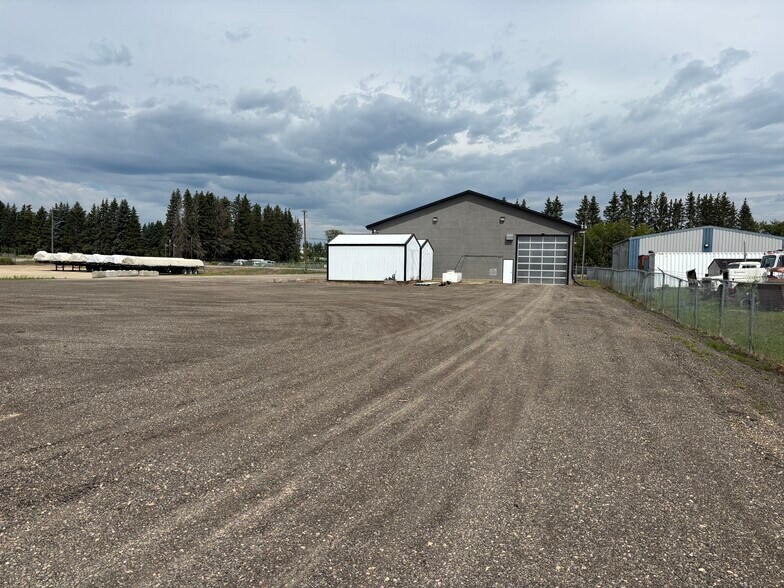 More Photos Of 60 Madison Cres, Spruce Grove Service For Lease