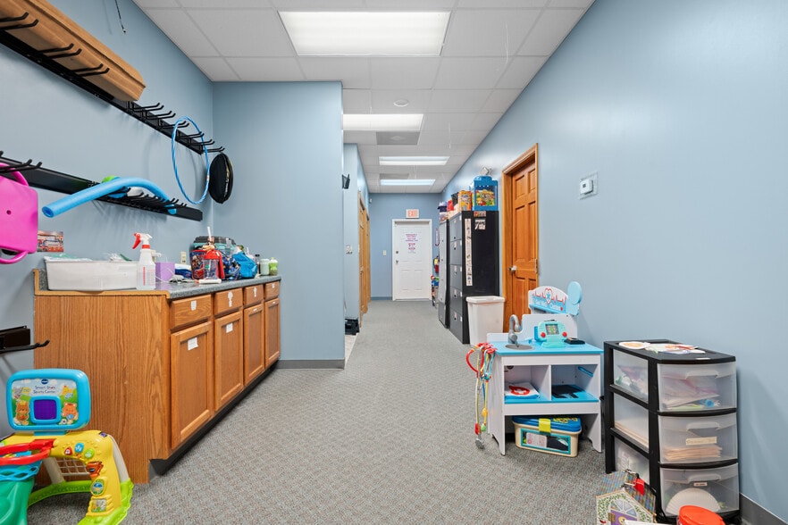 More Photos Of 1481 Dean Forest Rd, Savannah Medical For Lease