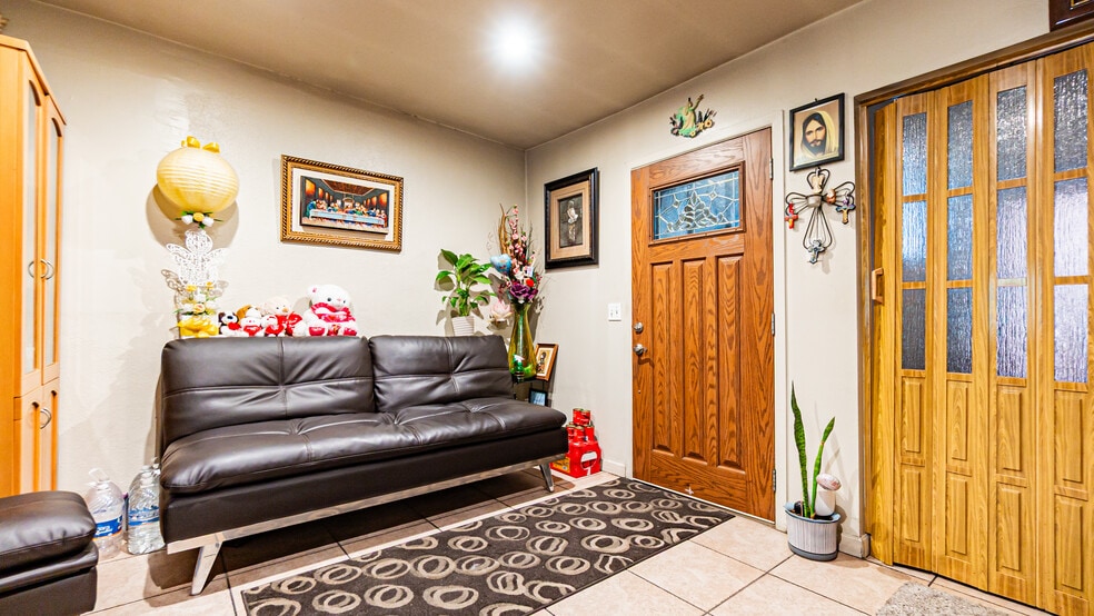 More Photos Of 4656 Floral Dr, Los Angeles Industrial For Sale