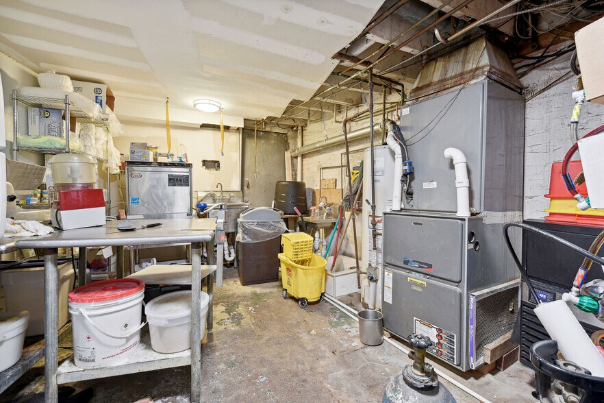 More Photos Of 3209 Mt Pleasant St NW, Washington Restaurant For Sale