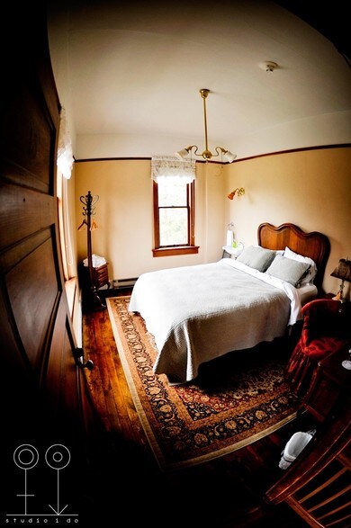 More Photos Of 40 SE Heimrich St, Dufur Hotel For Sale