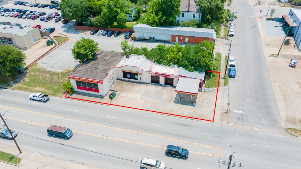 More Photos Of 919 11th St, Huntsville Freestanding For Sale