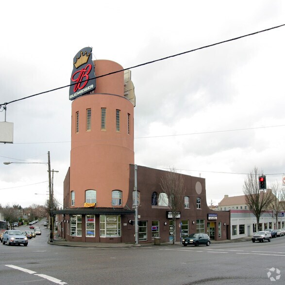 More Photos Of 3701-3719 NE Sandy Blvd, Portland Storefront Retail Office For Lease