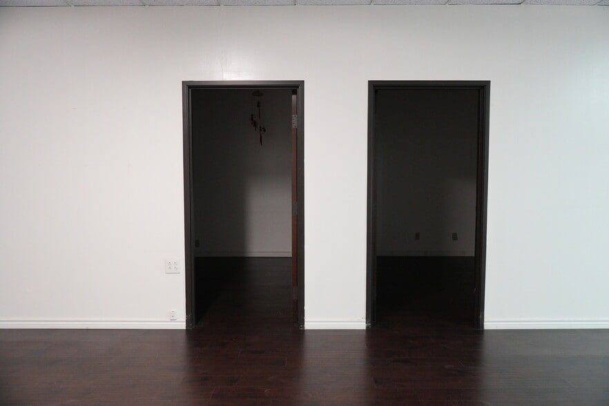 More Photos Of 501 Industrial Dr, Richardson Warehouse For Lease