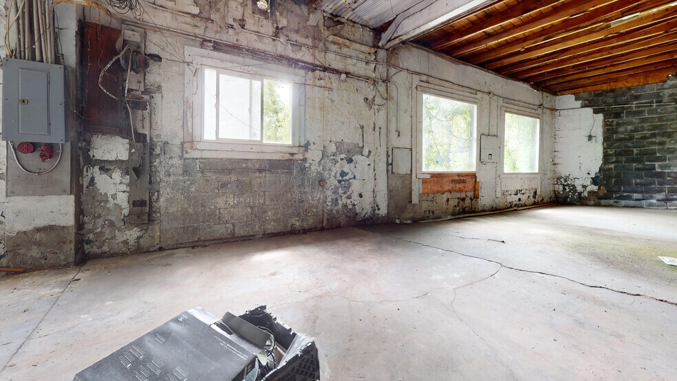 More Photos Of 99 Delaware St, Walton General Retail For Sale